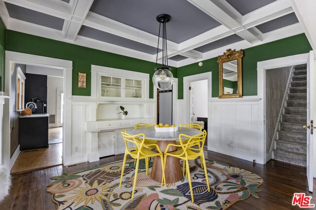 Building Photo - 201 S Ave 55