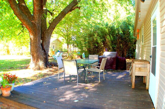 Building Photo - Move In Special! 50% Off First Months Rent
