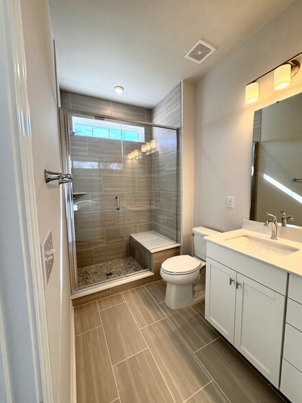 Master Bath - 15313 Ballancroft Pky