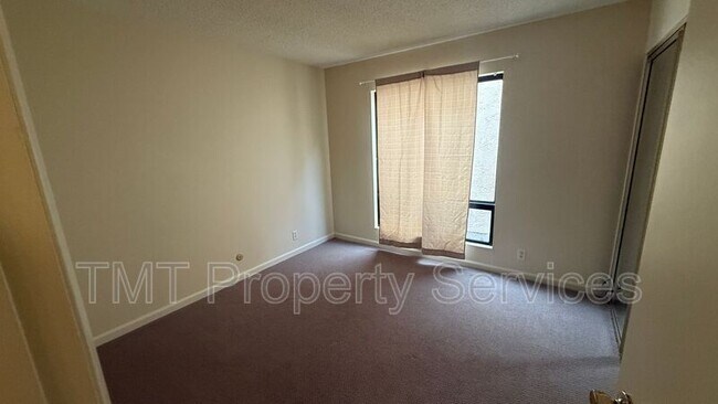 Building Photo - 59 Los Palos Dr