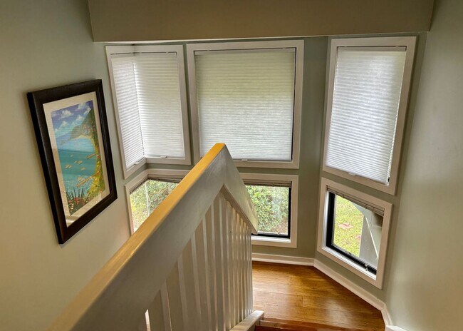 Building Photo - Available 8/1. Beautiful FURNISHED End-Unit Townhome in Central Mt Pleasant!