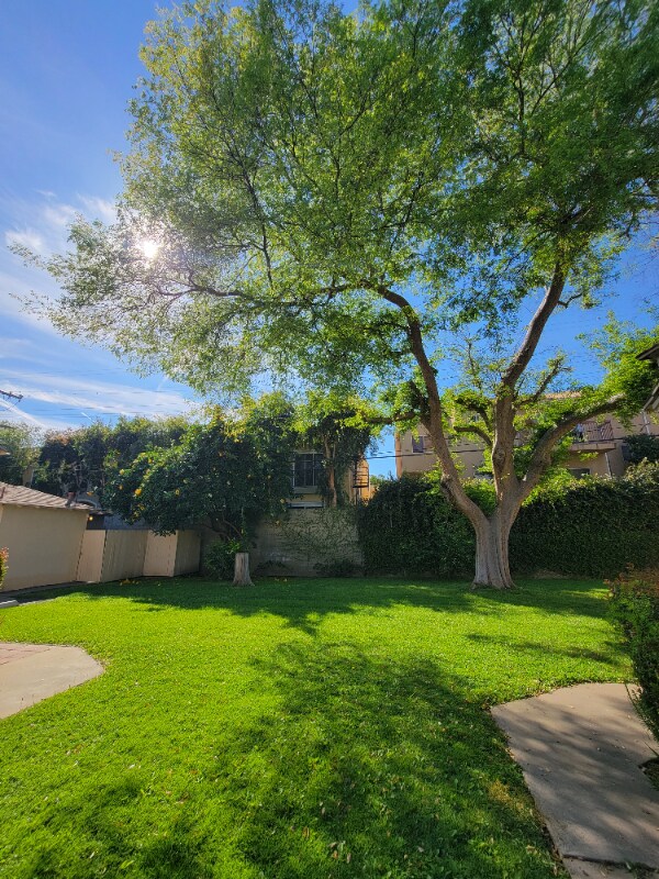 Building Photo - 13644 Leadwell St