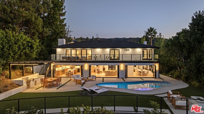 Building Photo - 18101 Green Meadow Dr