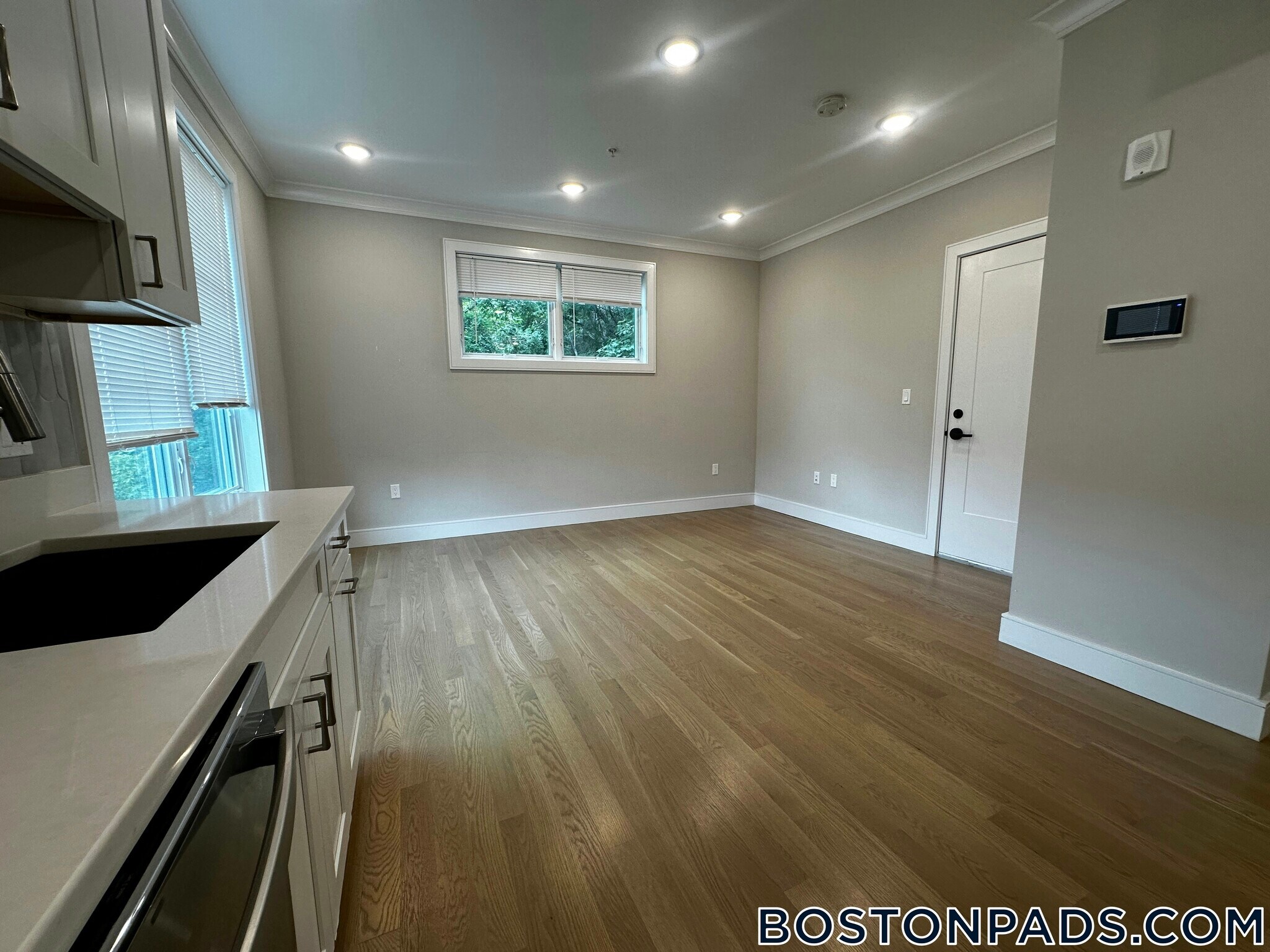 Building Photo - 104-106 Warren St.