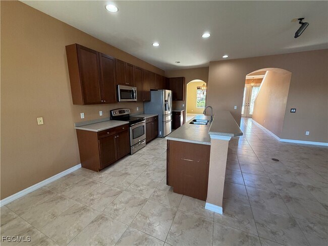 Building Photo - 16511 Whispering Trace Ct