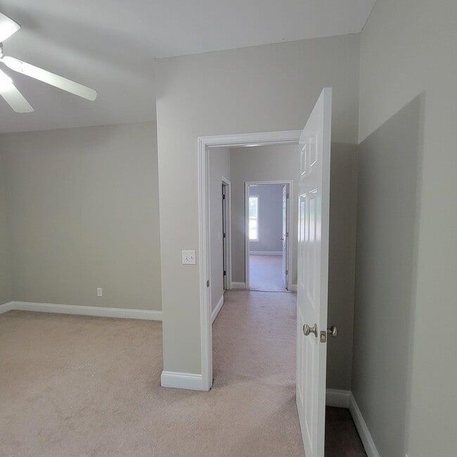 Building Photo - 72 Lakeview Estates Dr