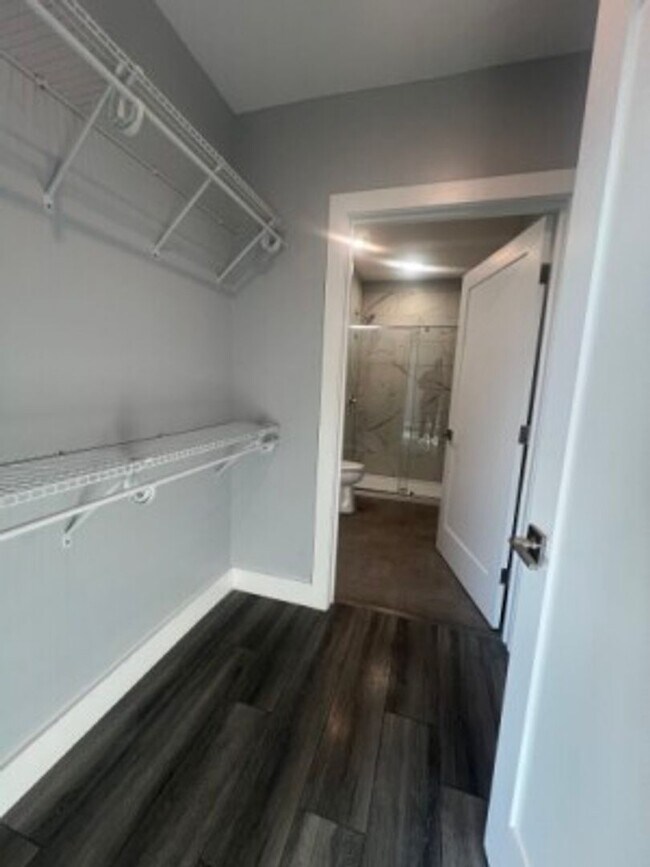 Building Photo - 2 Bed 2 Bath - South Boston - 6/1    (0.22...