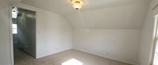 Building Photo - Mullen St. 3 bed/1bath North End with loft