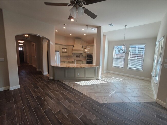 Building Photo - 10317 Linger Ln