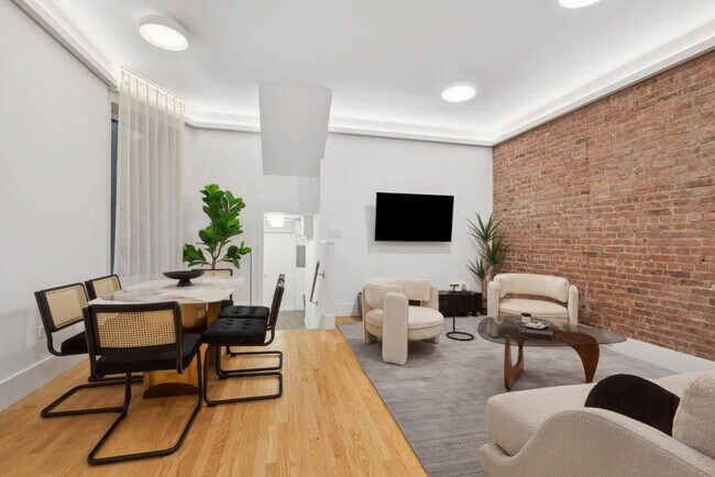 Building Photo - 125 E 83rd St