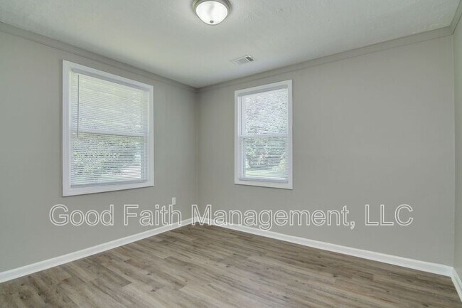 Building Photo - 2507 Elderberry Dr