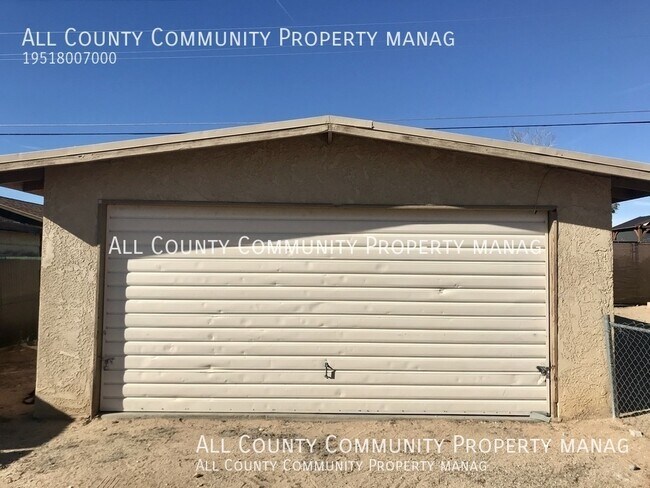 Building Photo - 6082 Daisy-