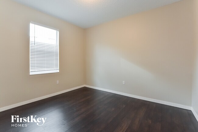 Building Photo - 3960 Andover Cay Blvd