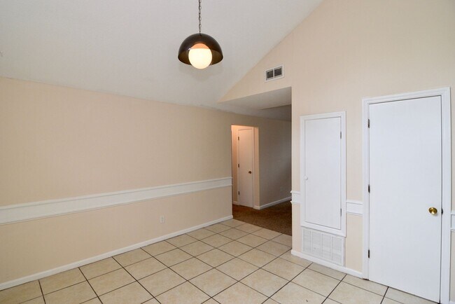Building Photo - 4154 Arlington Rd