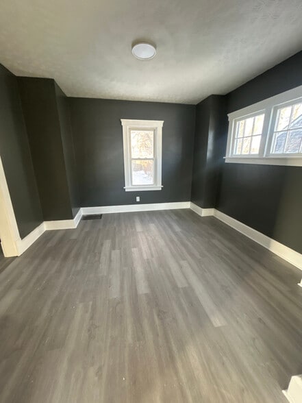 Building Photo - 243 13th St