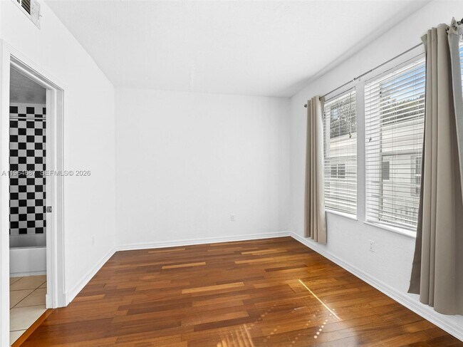 Building Photo - 1027 Pennsylvania Ave