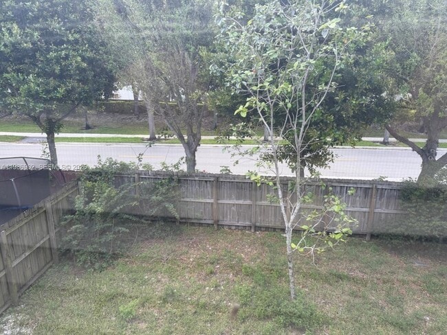 Building Photo - 144 NE 37th Terrace