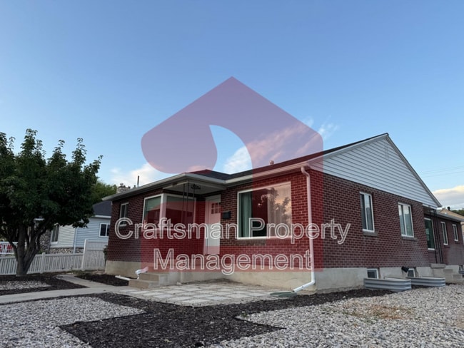 Primary Photo - 2697 Glenmare St