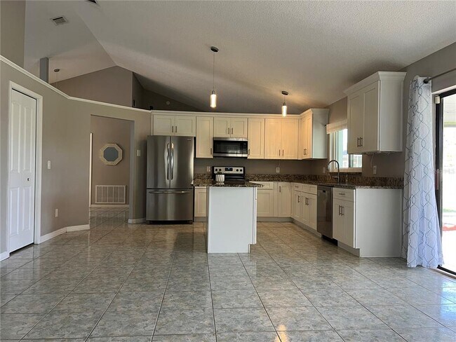 Building Photo - 12736 Newfield Dr