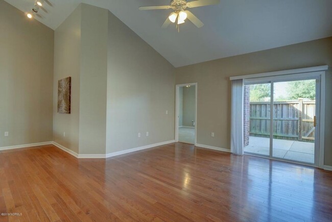 Building Photo - Charming 2-Bedroom Townhome in Independenc...