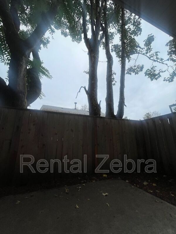 Building Photo - 6702 SE 80th Ave