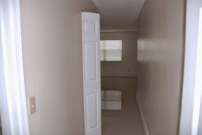 Building Photo - 5137 Rosen Blvd