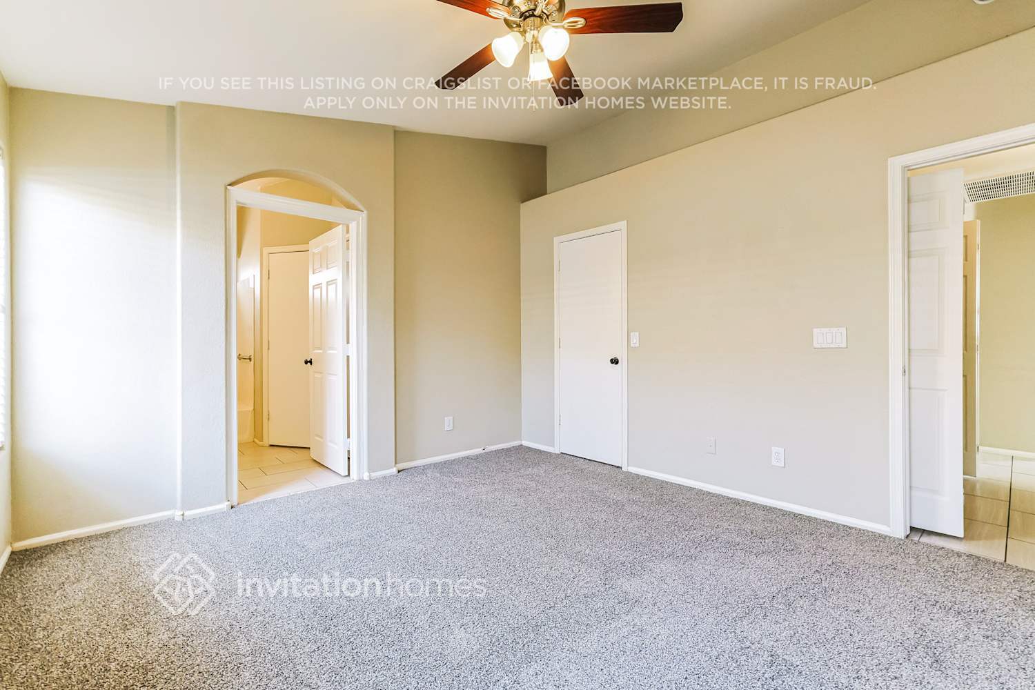 Building Photo - 11442 E Pronghorn Ave