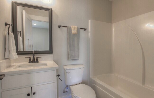 Building Photo - 717 Perrigan Ln