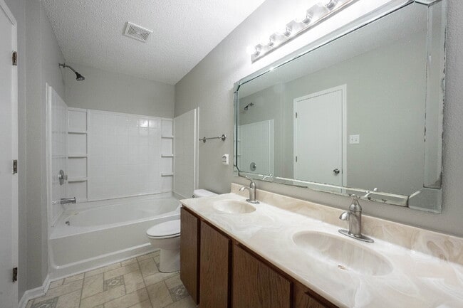 Building Photo - "Charming 4-Bedroom Home in Noblesville with Spacious 2,145 Sq Ft Layout!"