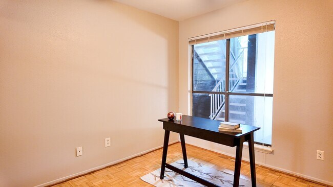 Building Photo - 8020 Braesmain Dr