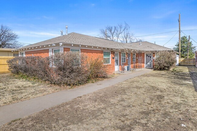 Building Photo - 2306 SW 8th Ave