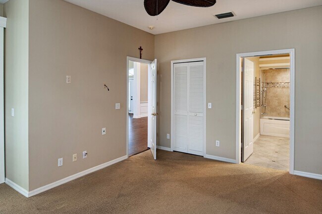 Building Photo - 710 Timber Ridge Trail SW