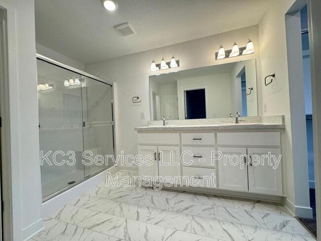 Building Photo - 3722 SW Knoxville Ct