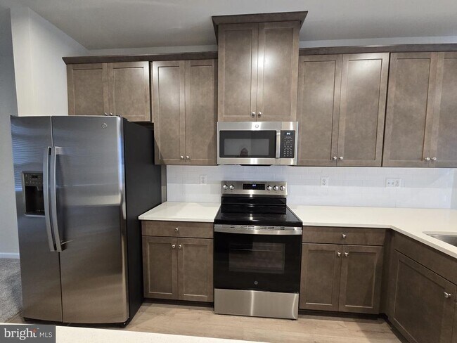 Building Photo - 4928 Dunhaven Dr