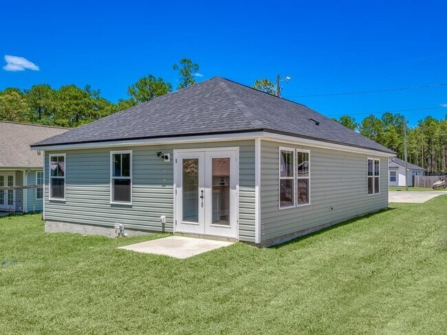 Building Photo - Fresh Start? Check Out This 3BR Beauty for $1650!