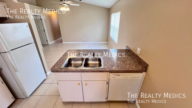 Building Photo - 1107 Isadore Dr