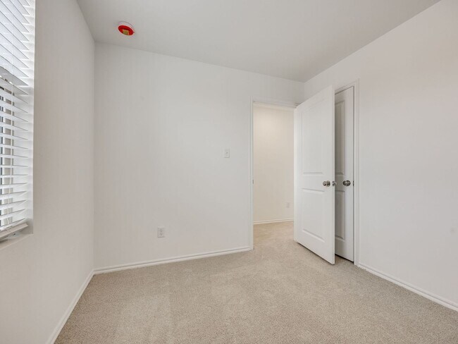 Building Photo - Brand New Home + Norman Schools + 3 bedrooms + All Applicances