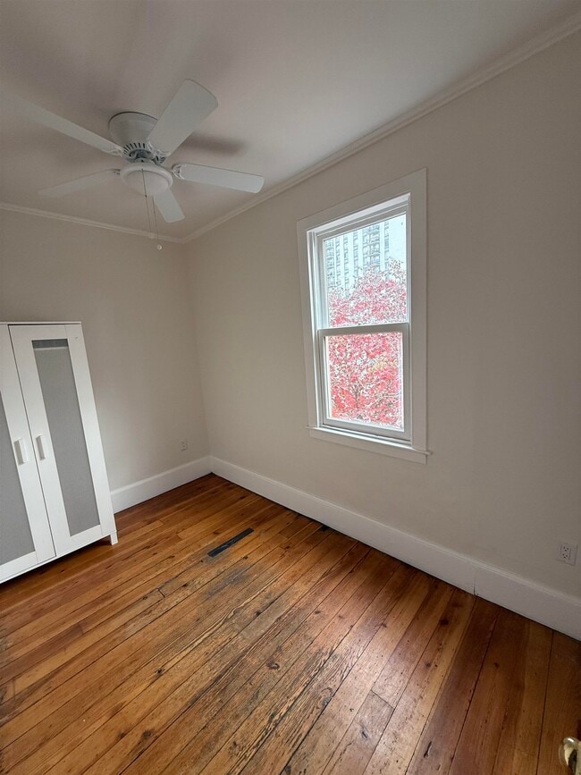 Building Photo - 664 Palisade Ave