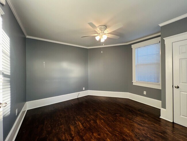 Building Photo - Beautifully refinished home!