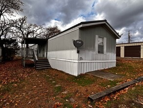 Building Photo - 813 State Hwy Z