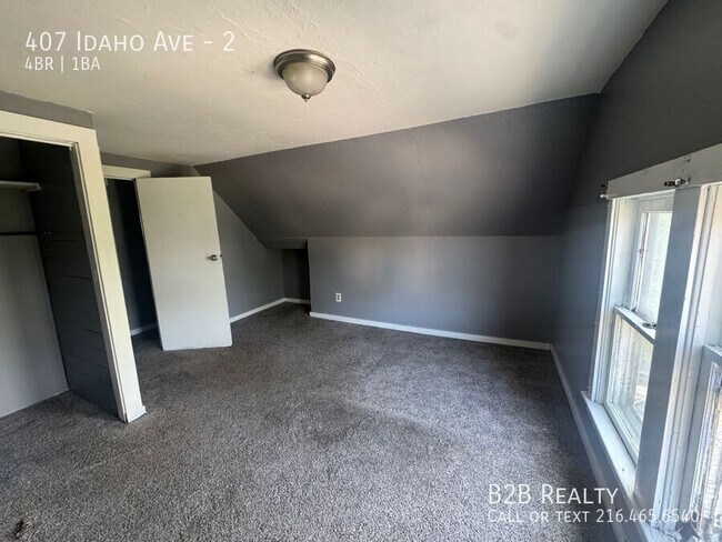 Building Photo - 407 Idaho Ave