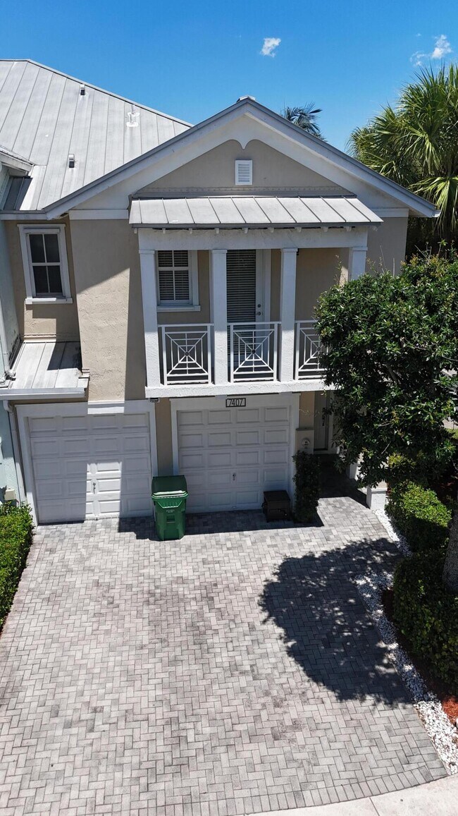 Building Photo - 7407 NW 108th Path