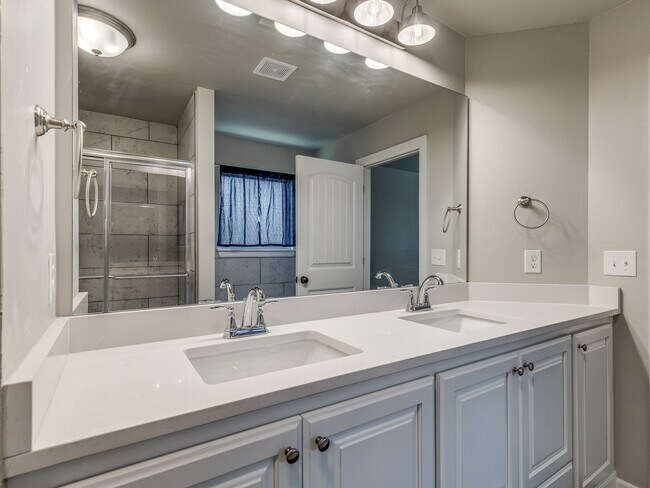 Building Photo - 4505 Black Mesa Ln