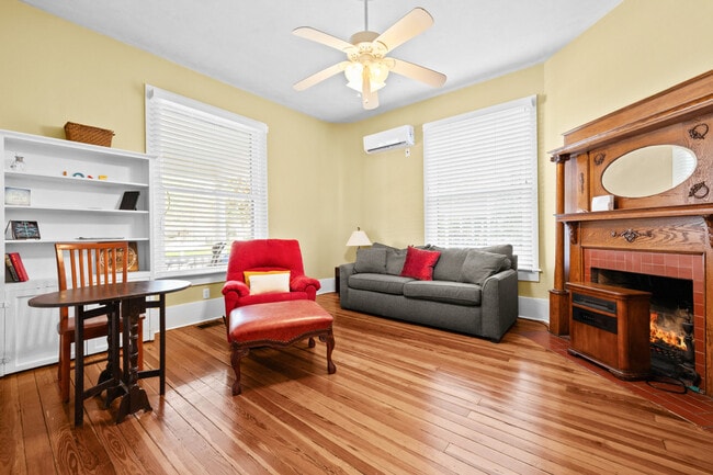 Building Photo - 715 SE 2nd Ave