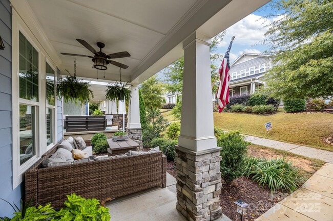 Building Photo - 113 Mac Aly