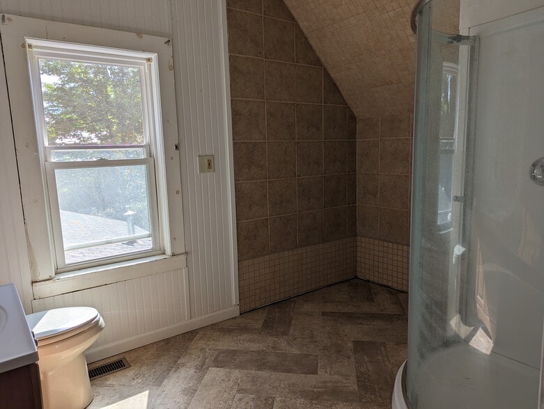 Bathroom - 3982 Church St