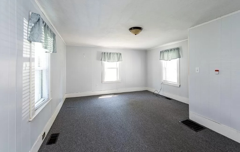 Building Photo - 129 Essex Ave