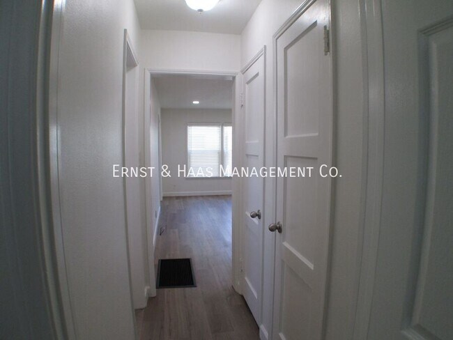 Building Photo - 4531 N Banner Dr