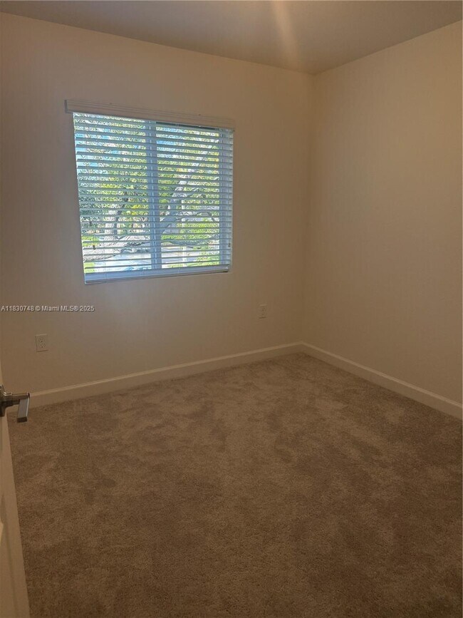 Building Photo - 5145 SW 37th St