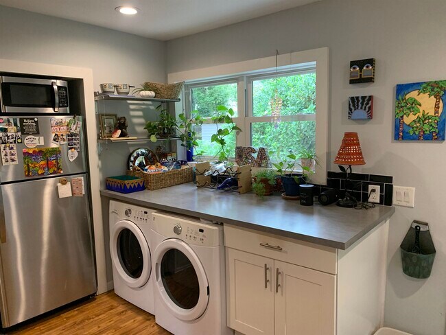 Building Photo - 1111 Washington Ct